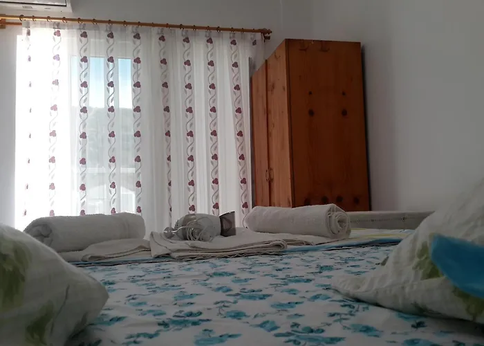 Rose Pension